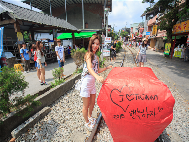 [노쇼핑/노옵션/노팁/5성호텔] 대만/단수이/예류/스펀/지우펀 4일 (101전망대+발마사지+천등체험/5대특식)